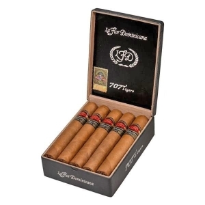 La Flor Dominicana Ligero 707