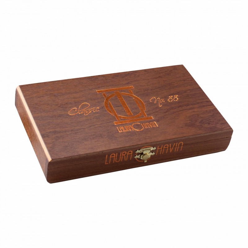 Laura Chavin Classic